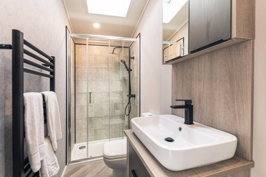 Holiday home Rueben's With Hot Tub York